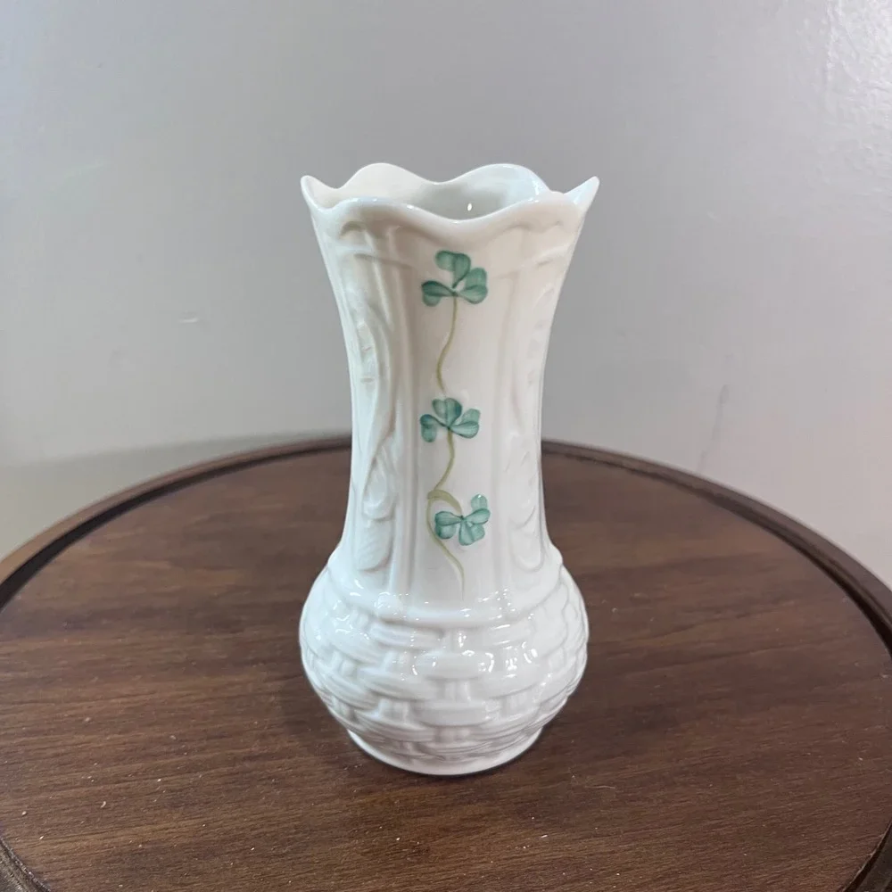 Belleek Bud Vase Millennium 2000 Cream Green Vtg Shamrock Basketweave Ireland